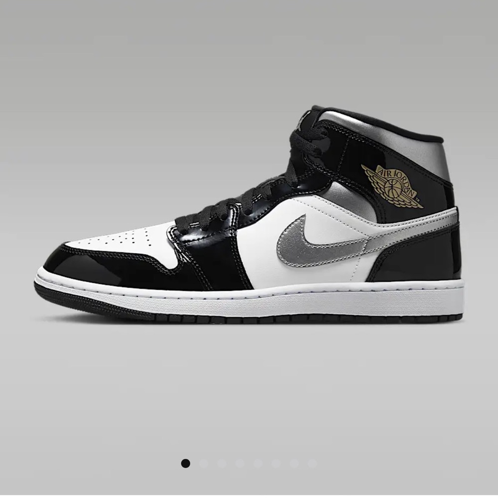 Almost new air Jordon 1 mid SE